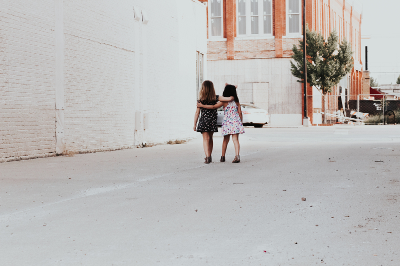 Friends andrea-tummons-448834-unsplash