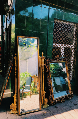 Kubra-acikgoz-xqw8rr8bUpo-unsplash MIRRORS